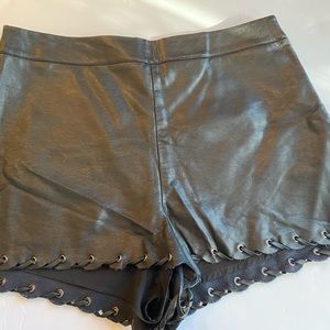 TOPSHOP Size 8 US Black Faux Leather Hi Rise Studded Shorts